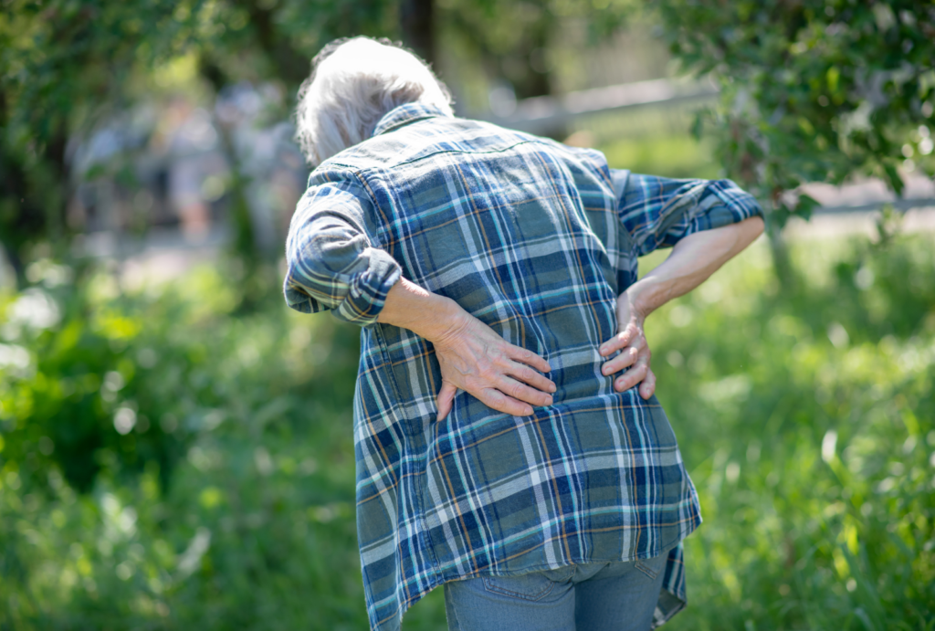 Walking with back pain is difficult